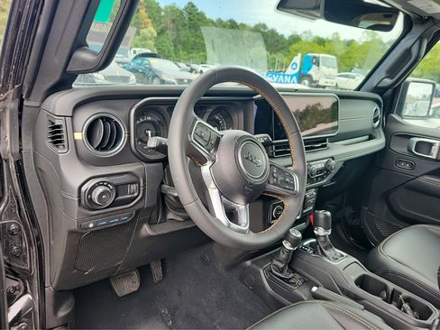 Used 2024 Jeep Wrangler Unlimited Sahara w/ Technology Group AWD/4WD image 7