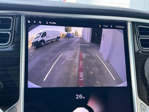 Used 2016 Tesla Model X P90D image 22