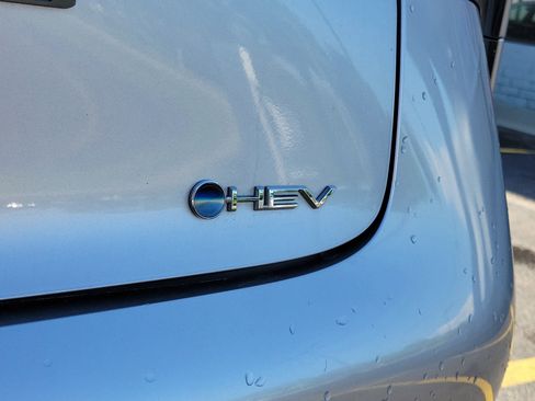 Used 2024 Toyota Prius LE FWD image 7