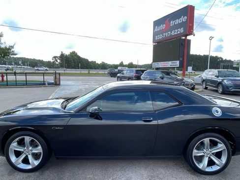 Used 2016 Dodge Challenger SXT w/ Super Sport Group (SS/T) RWD image 5
