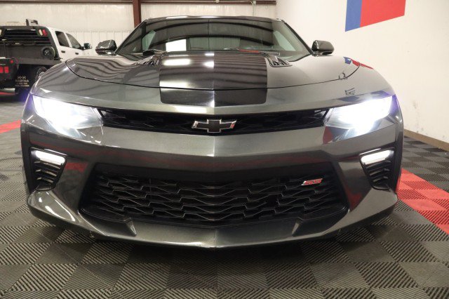 Used 2018 Chevrolet Camaro SS RWD image 21