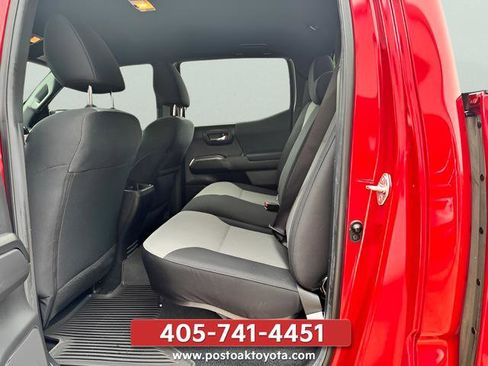 Used 2022 Toyota Tacoma TRD Off-Road AWD/4WD image 7