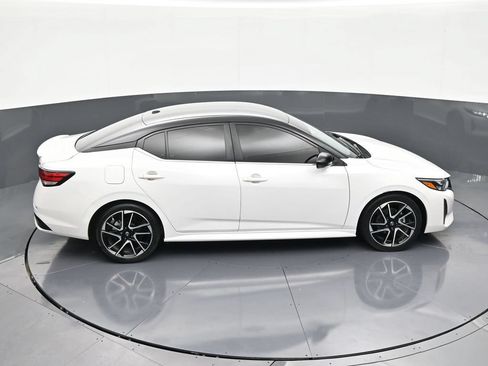 Used 2024 Nissan Sentra SR FWD image 17