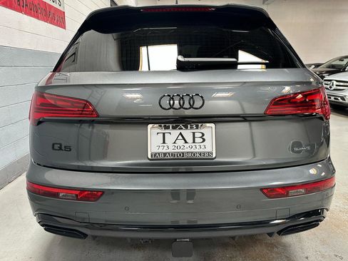 Used 2024 Audi Q5 2.0T Premium w/ Summer of Audi Package AWD/4WD image 4