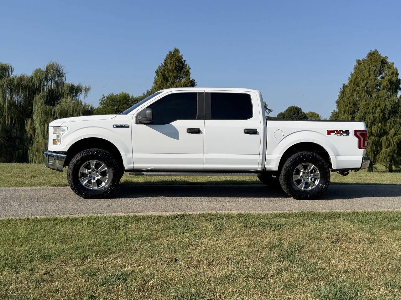 Used 2016 Ford F150 XL w/ Equipment Group 101A Mid AWD/4WD image 4