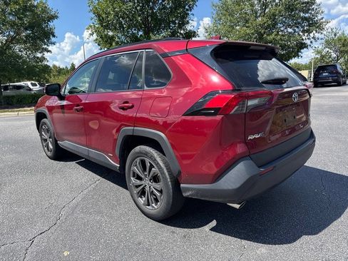 Used 2022 Toyota RAV4 XLE Premium AWD/4WD image 4