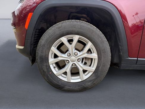 Used 2023 Jeep Grand Cherokee L Limited w/ Luxury Tech Group II image 8