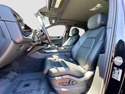 Certified 2026 Porsche Cayenne Coupe AWD/4WD image 5