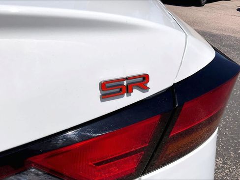 Used 2025 Nissan Altima 2.5 SR FWD image 10
