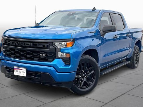 Used 2022 Chevrolet Silverado 1500 Custom w/ LPO, Dark Essentials Package image 2