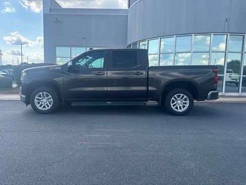 Used 2021 Chevrolet Silverado 1500 LT AWD/4WD image 11