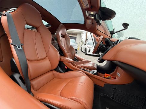 Used 2017 McLaren 570S image 22