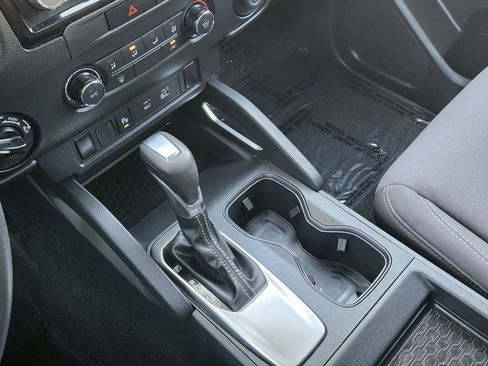 Used 2022 Nissan Frontier SV w/ Technology Package image 23