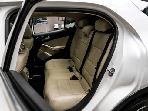 Used 2019 Mercedes-Benz GLA 250 image 35