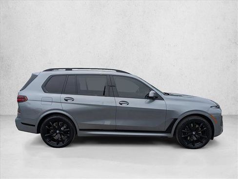 Used 2024 BMW X7 xDrive40i w/ M Sport Package AWD/4WD image 4
