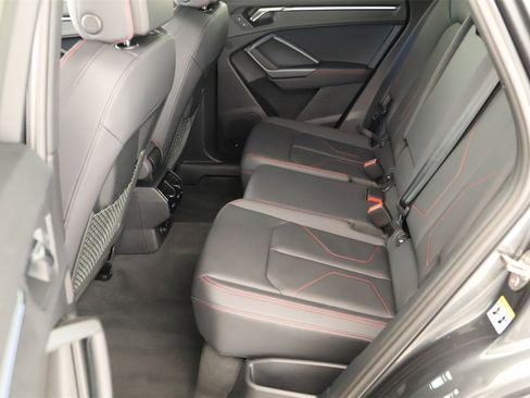 Certified 2025 Audi Q3 2.0T Premium Plus w/ Premium Plus Package image 28