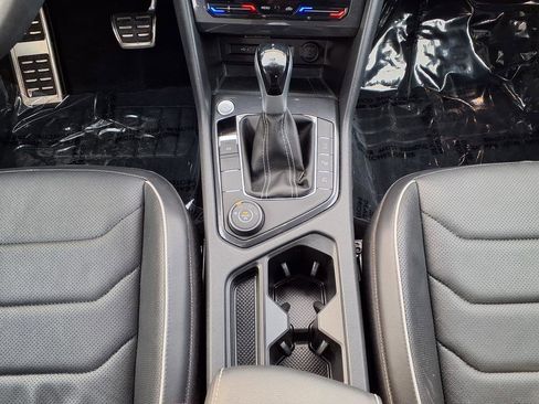 Used 2024 Volkswagen Tiguan SEL R-Line image 21