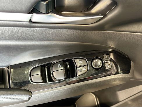 Used 2023 Nissan Altima 2.5 SV FWD image 15