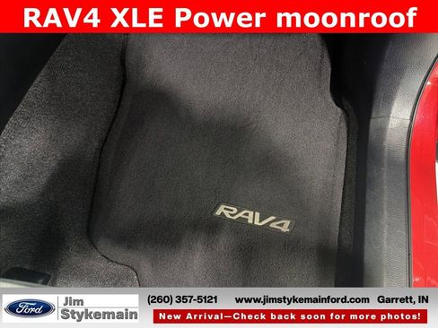 Used 2017 Toyota RAV4 XLE image 30