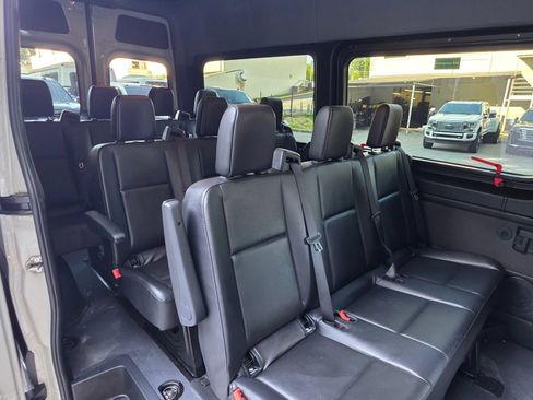 Used 2022 Mercedes-Benz Sprinter 2500 image 29