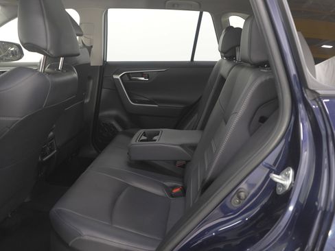 Used 2020 Toyota RAV4 Limited image 15