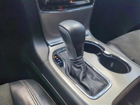 Used 2019 Jeep Grand Cherokee Altitude RWD image 6