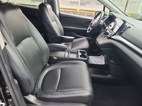 Used 2023 Honda Odyssey EX-L image 18