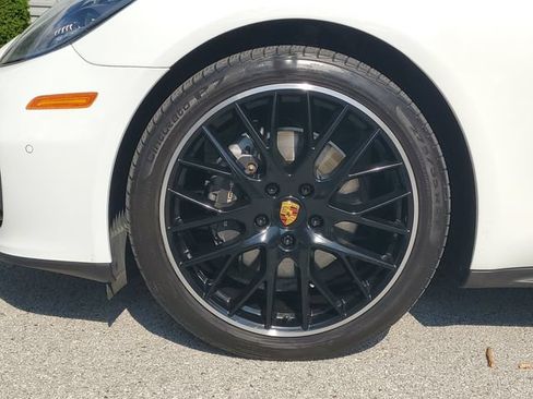 Used 2023 Porsche Panamera image 11