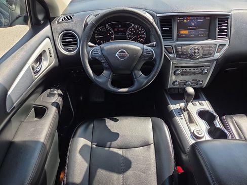 Used 2019 Nissan Pathfinder SL AWD/4WD image 13