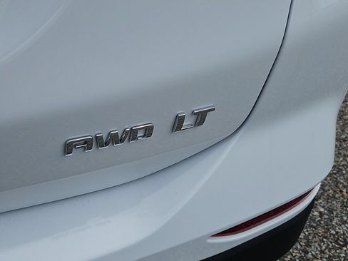 Certified 2023 Chevrolet Equinox LT AWD/4WD image 12