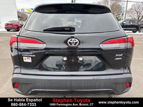 Used 2023 Toyota Corolla Cross XLE image 7