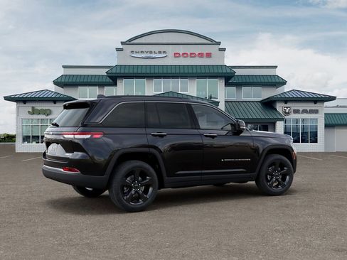 New 2026 Jeep Grand Cherokee Limited w/ Limited Altitude Package AWD/4WD image 4