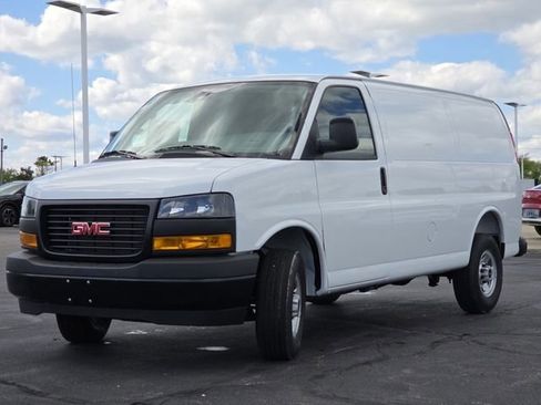 New 2026 GMC Savana 2500 w/ Driver Convenience Package RWD image 12