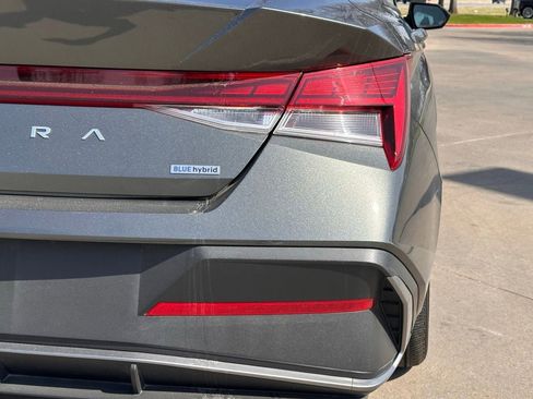 Used 2025 Hyundai Elantra Blue image 20