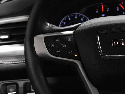 Used 2023 GMC Acadia SLT w/ Preferred Package image 9