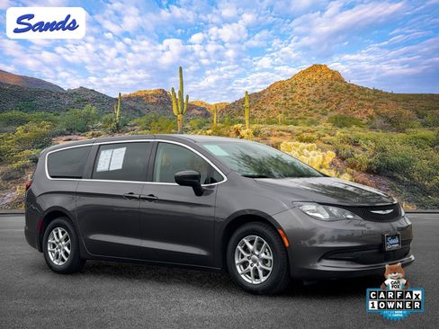 Used 2023 Chrysler Voyager LX FWD image 1
