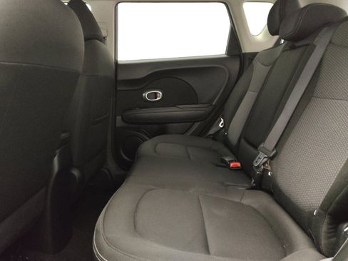 Used 2019 Kia Soul + image 18