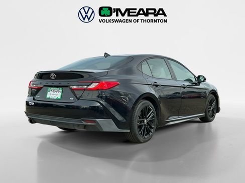Used 2025 Toyota Camry SE image 5