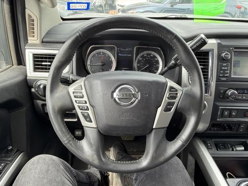 Used 2017 Nissan Titan SV RWD image 10