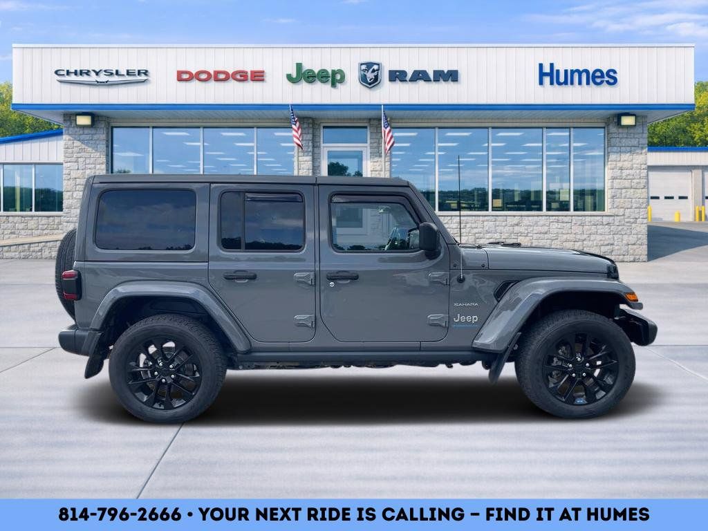 Used 2023 Jeep Wrangler Unlimited Sahara w/ Cold Weather Group AWD/4WD image 2