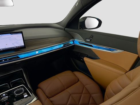 Used 2024 BMW 740i RWD image 26