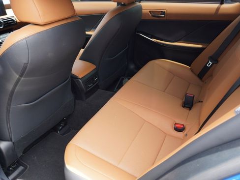 Used 2024 Lexus IS 300 w/ Comfort Package RWD image 9