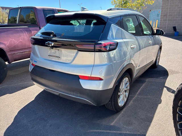 Used 2023 Chevrolet Bolt EUV LT w/ Driver Confidence Package FWD image 4
