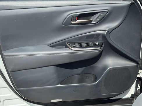 Used 2025 Toyota Crown Platinum image 11