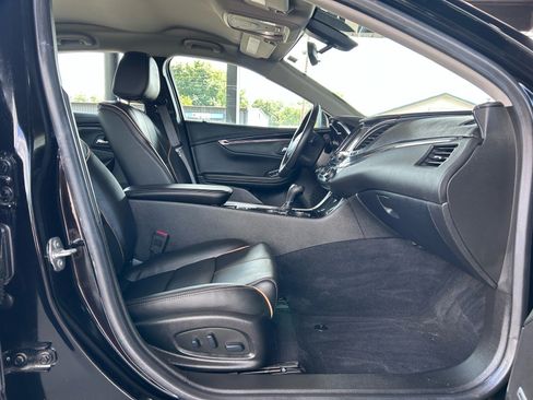 Used 2019 Chevrolet Impala Premier FWD image 13