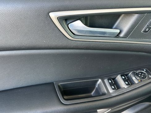 Used 2024 Ford Edge SEL AWD/4WD image 11