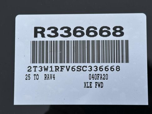 Used 2025 Toyota RAV4 XLE w/ Convenience Package image 15