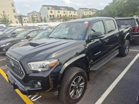 Used 2019 Toyota Tacoma TRD Sport w/ TRD Premium Sport Package AWD/4WD image 1