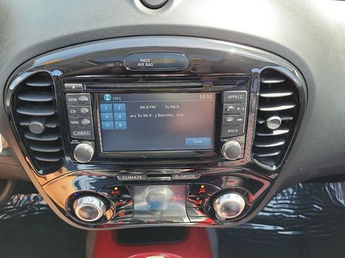 Used 2016 Nissan Juke SL FWD image 24