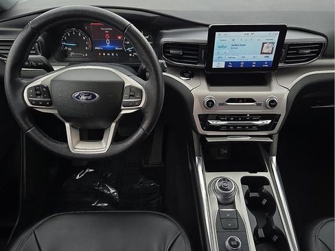 Used 2023 Ford Explorer XLT w/ Equipment Group 202A image 12